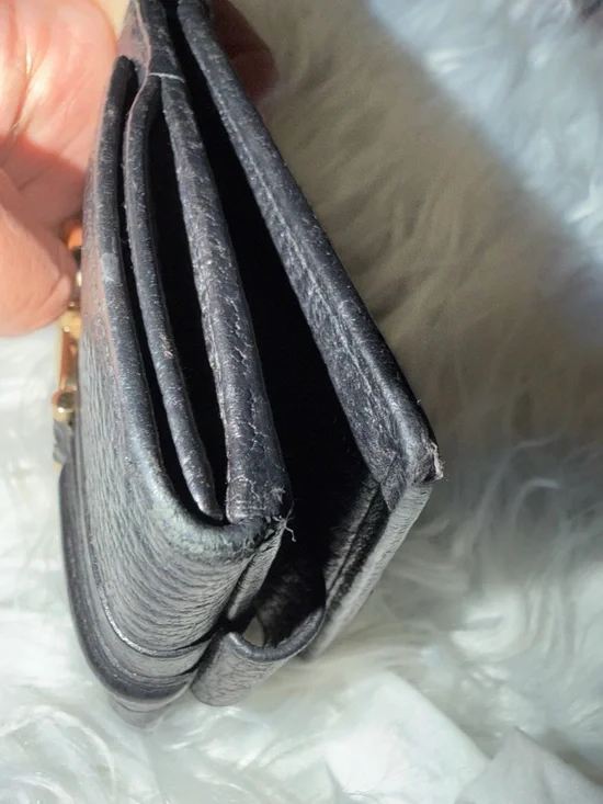 Gucci Vintage Black Leather Wallet with Gold G-Logo Accent - Picture 7 of 12